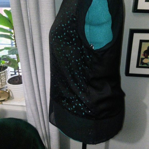 Vince Camuto Short-Sleeved Cutout Detail Blouse Sz S - Picture 7 of 15